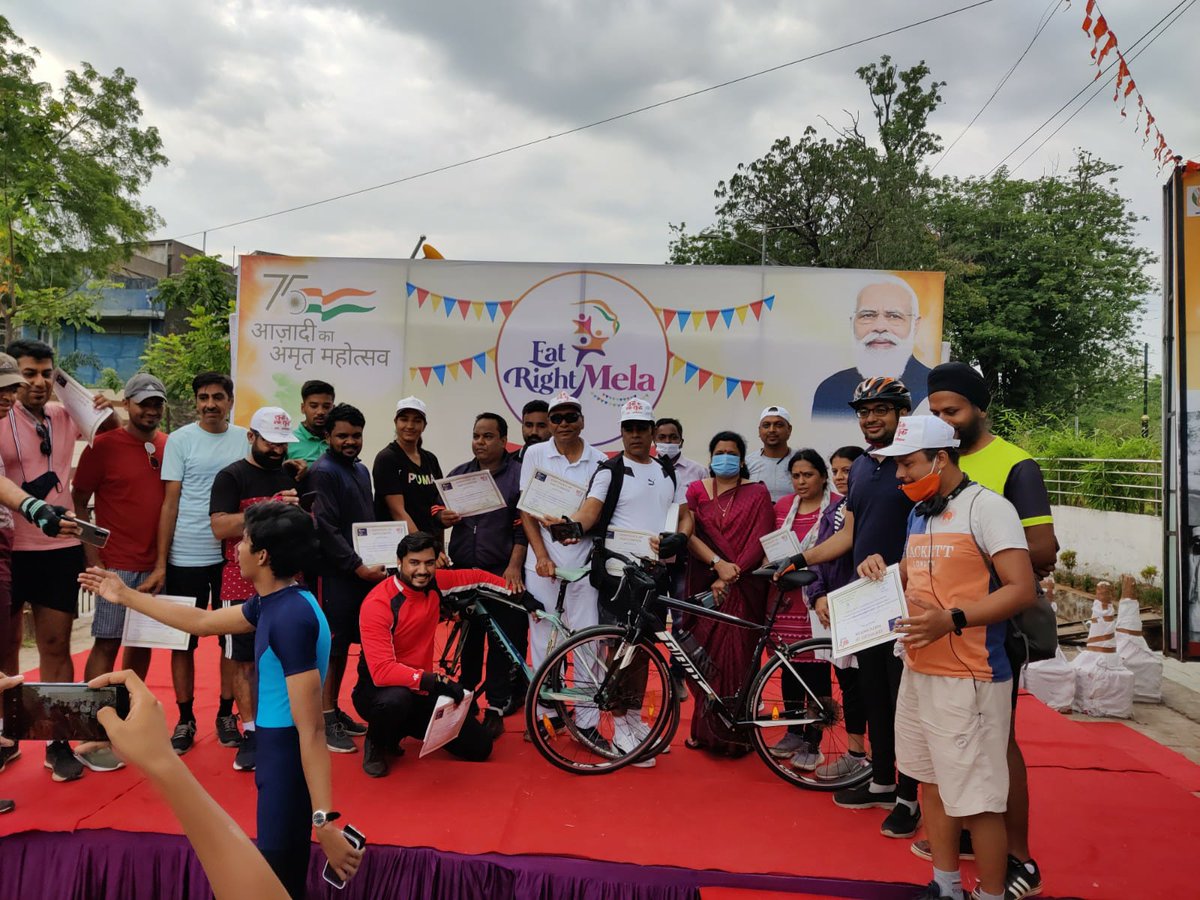 jscljabalpur's tweet photo. Today #JSCL organized #CycleRally  from #GandhiLibrary to #CulturalStreet. @MoHUA_India @SmartCities_MP @itdpindia @SmartCities_HUA @WRIIndia #GandhiJayanti #AzadiKaAmritMahotsav https://t.co/paaZP4Mn6I