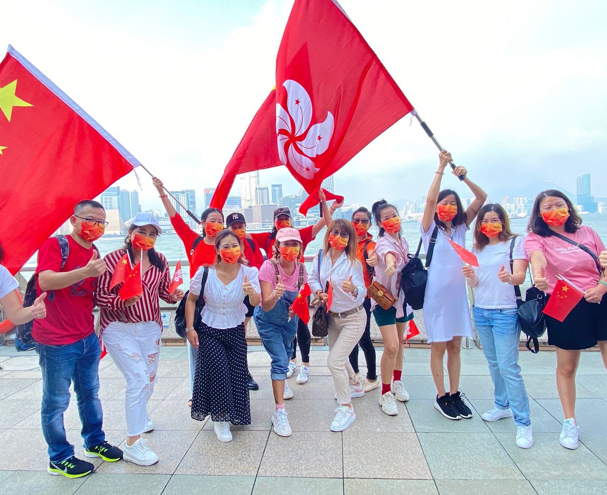 HunantvNews's tweet photo. 慶國慶，頌祖國| 香港永州聯誼會於10月1日組織各鄉親會員參觀葉劍英故居-潘屋、革命據點-楊家祠。通過遊覽紅色景點，切身感受革命精神，追憶革命先烈的英勇事跡，祝福祖國繁榮昌盛，國泰民安！#PRC72 https://t.co/0NOqRLqWY3