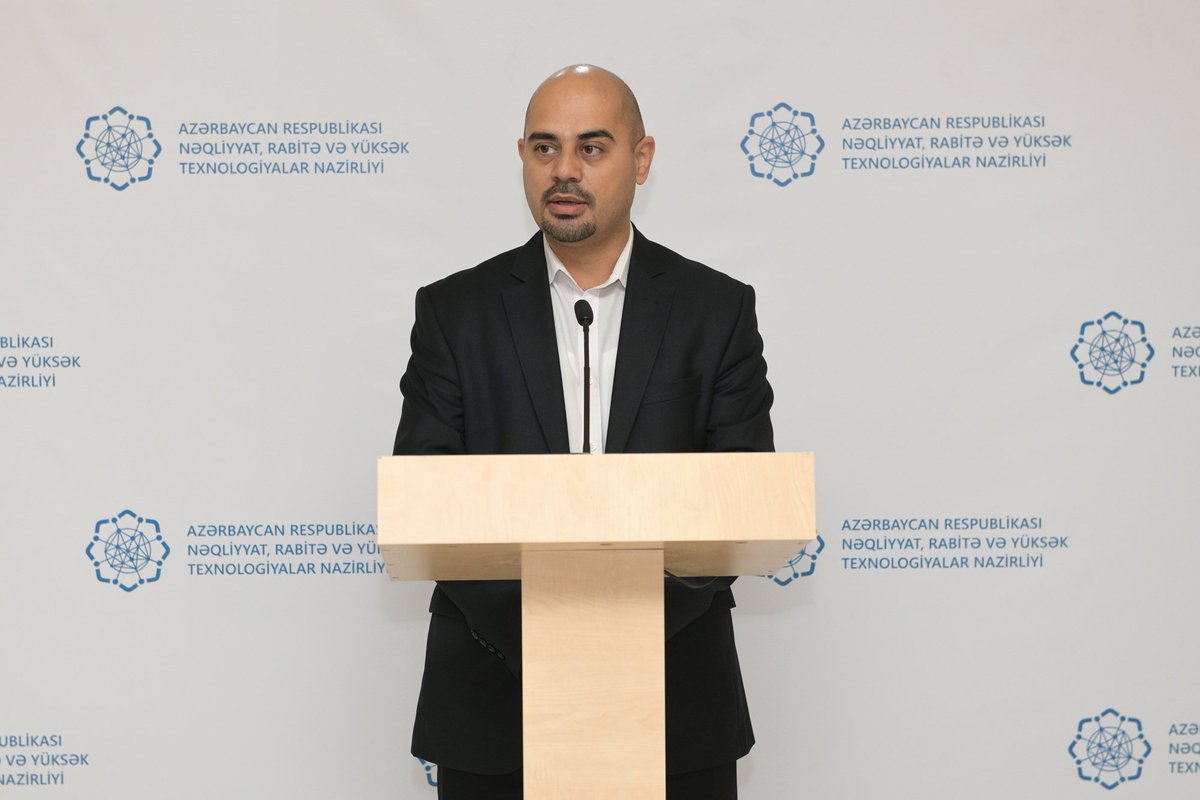 MDDTAzerbaijan's tweet image. Nəqliyyat, Rabitə və Yüksək Texnologiyalar Nazirliyi tərəfindən elan edilən təqaüd proqramını qazanan şagird və tələbələrlə görüş keçirilib. 

Ətraflı: bit.ly/39WMcRp

#NRYTN #MicrosoftAzərbaycan #Whelp #Sumaks #Təqaüdproqramı