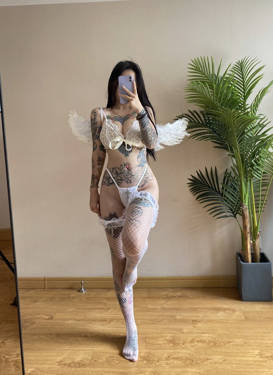 #袜子 #网袜 #inked #body #inkedgirl #内裤 https://t.co/wTwxISwkxx