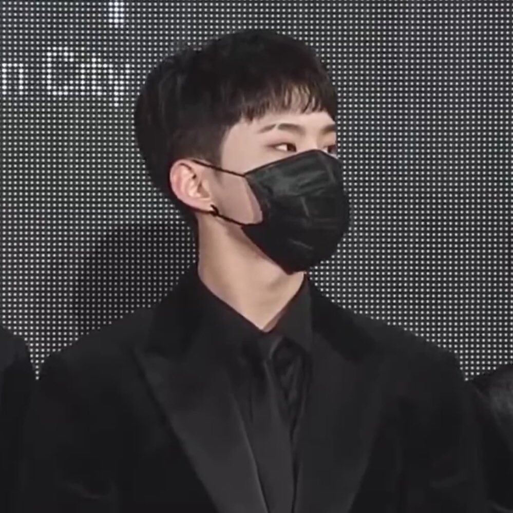 615_cute's tweet photo. 호시 마스크 벗으면 이 용안이잖아 지금 https://t.co/V5h652G4zS