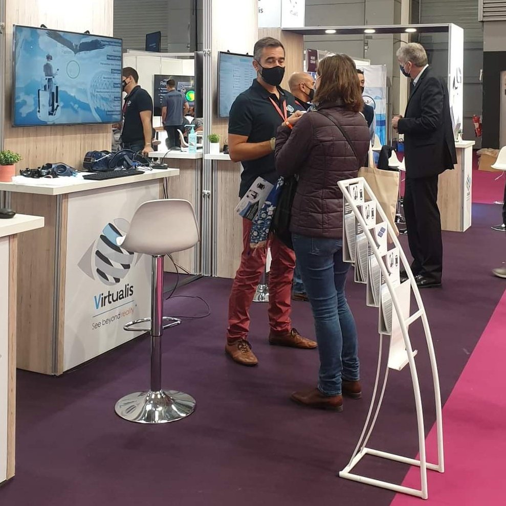 VirtualisVR's tweet photo. 🚀 Dernier jour à #Rééduca2021 pour toute l'équipe de Virtualis ! Venez tester MotionVR, vainqueur de 🏆 Rééduca Innov 2021 🏆 ! Plus tous les nouveaux logiciels pour rééduquer un #genou, une #épaule, des #douleurs chroniques...
👉 On vous retrouve stand F30 !
#kiné #reeduca https://t.co/MOONHIIu6P