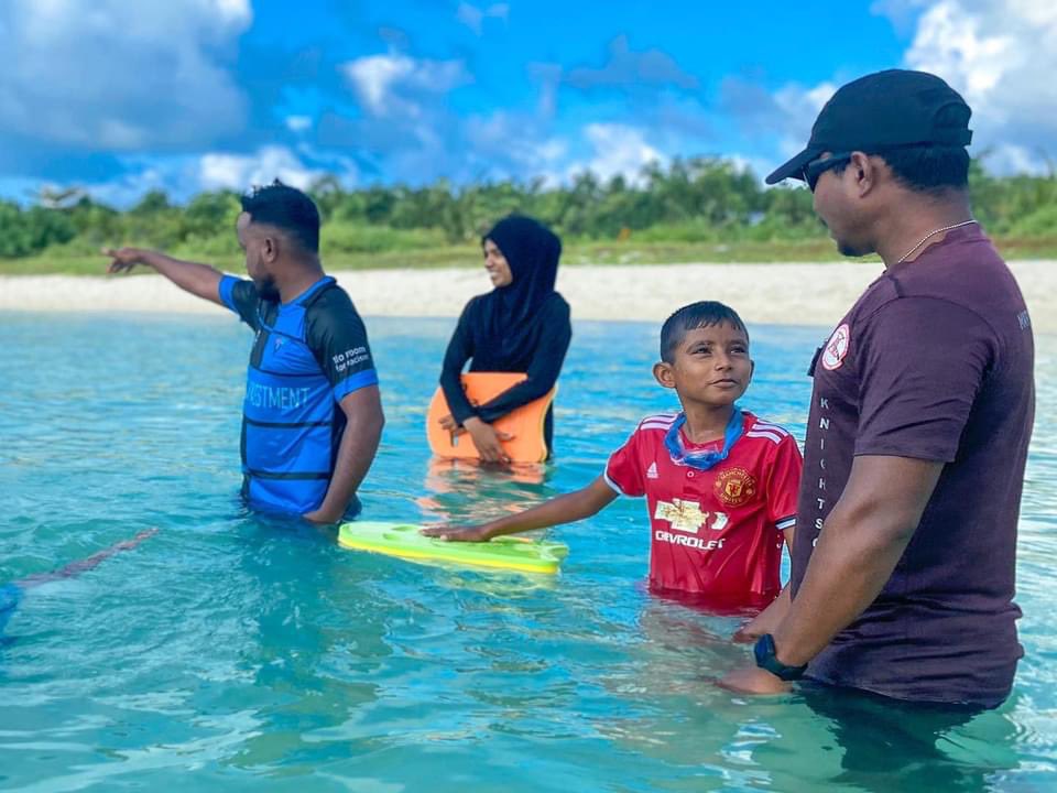 YESFunadhoo's tweet photo. Our young warriors in water! We are so happy to see the progress made by these little guys. Check out some of the moments we have captured from yesterday!  #crystalswimmers #yesfunadhoo #yesforyouth
@MoYSCEmv @eduGS_59 https://t.co/MbAMQjP2Ox