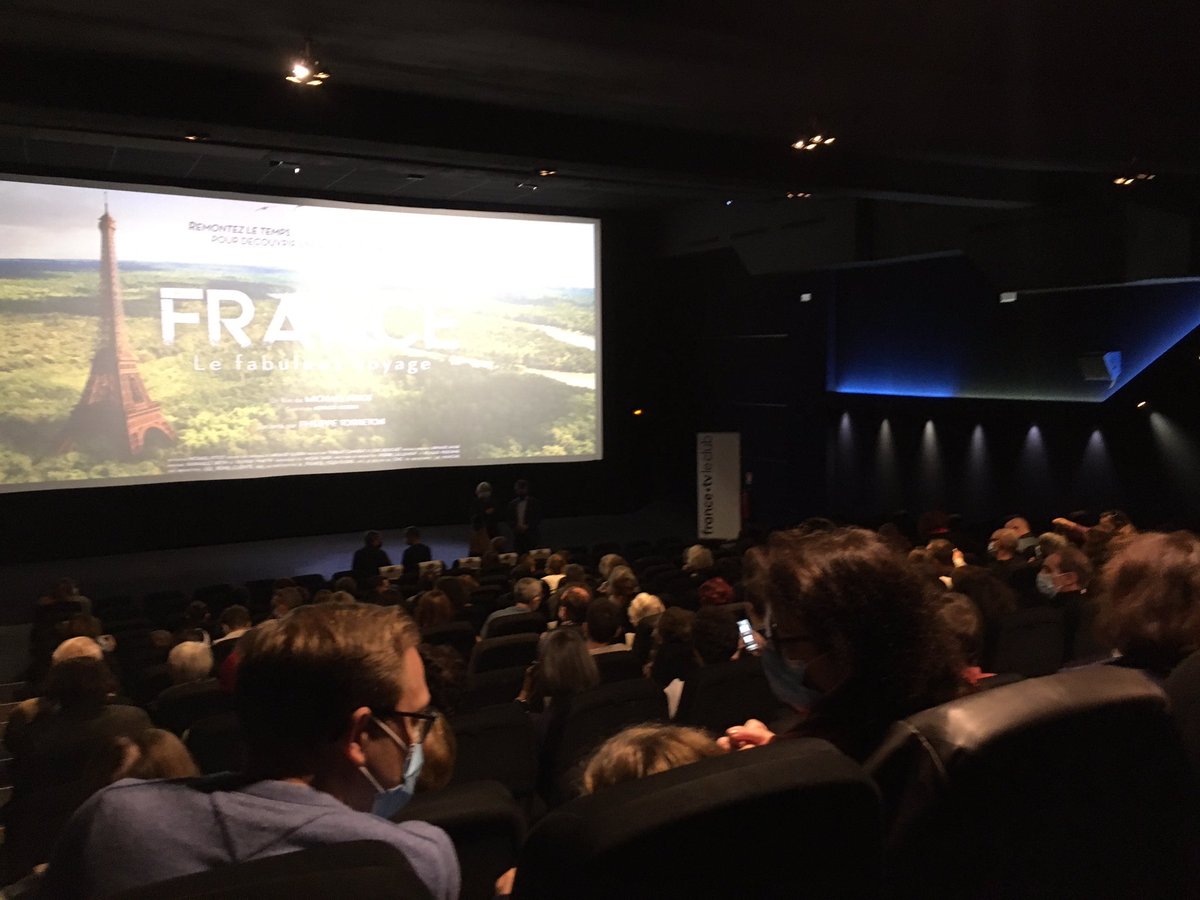 francetvetvous's tweet photo. #EvenentExcludif #Maintenant #Pojection #LaFranceLeFabuleuxVoyage au Majestic Passy @LesBonsClients2 @France2tv #RienNeSeFaitSansVous #ClubFTV #ThibautCamurat #MichaelPitiot #PierreLallement https://t.co/VPN0etX5CD