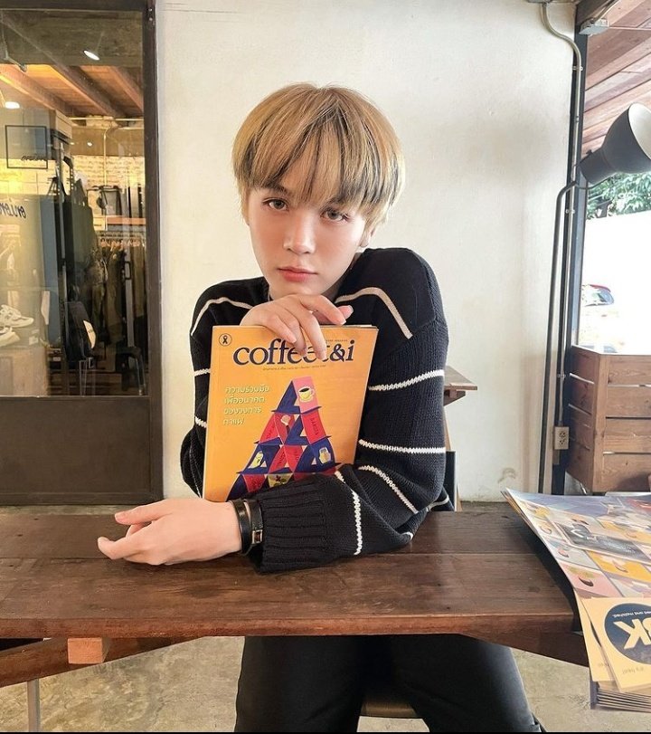 coohearts_earth's tweet photo. What in the clownery is this. is this a coincidence or what titlearth sailing again?๐คก๐คก
#cooheart #title #titlearth https://t.co/rJ2CApYStD