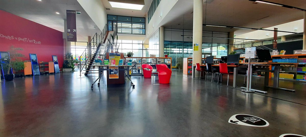 DoroT_Pain's tweet image. Un samedi à l'accueil de la #BUsqy
Le calme avant le départ de #Buzzweek lundi  
@bibuvsq