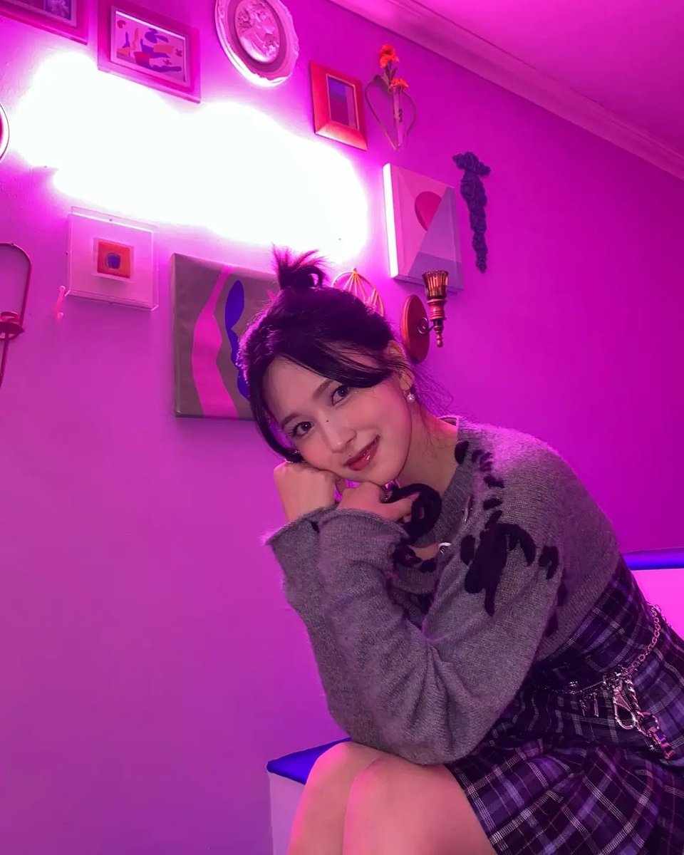 minashourly's tweet photo. #미나 #MINA #TWICE #TheFeels https://t.co/vDcRLlbZ84