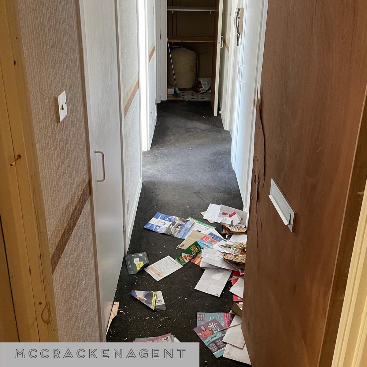 PlayerProperty's tweet image. Great to get into another one of our off market properties this week 🏚 before running some numbers for our investors 👨🏽‍💻🤝

#property #offmarketlistings #estateagent #investment #investor #propertyinvestment #mccrackenagent