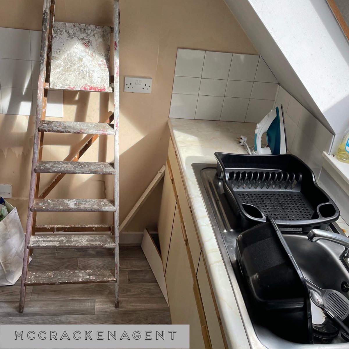 PlayerProperty's tweet image. Great to get into another one of our off market properties this week 🏚 before running some numbers for our investors 👨🏽‍💻🤝

#property #offmarketlistings #estateagent #investment #investor #propertyinvestment #mccrackenagent