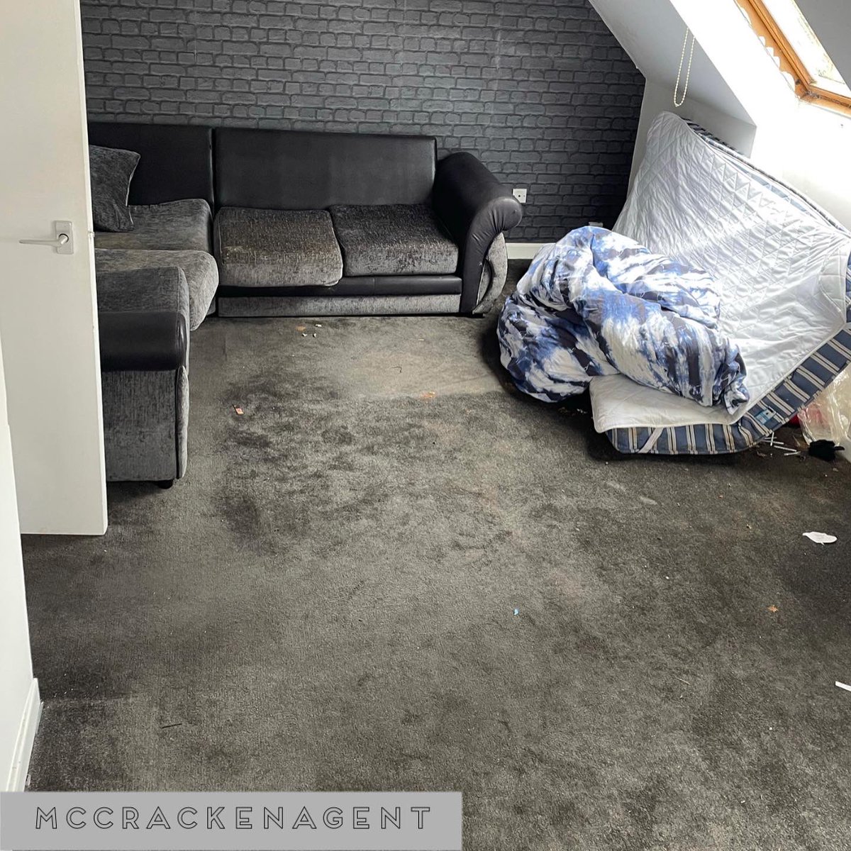 PlayerProperty's tweet image. Great to get into another one of our off market properties this week 🏚 before running some numbers for our investors 👨🏽‍💻🤝

#property #offmarketlistings #estateagent #investment #investor #propertyinvestment #mccrackenagent