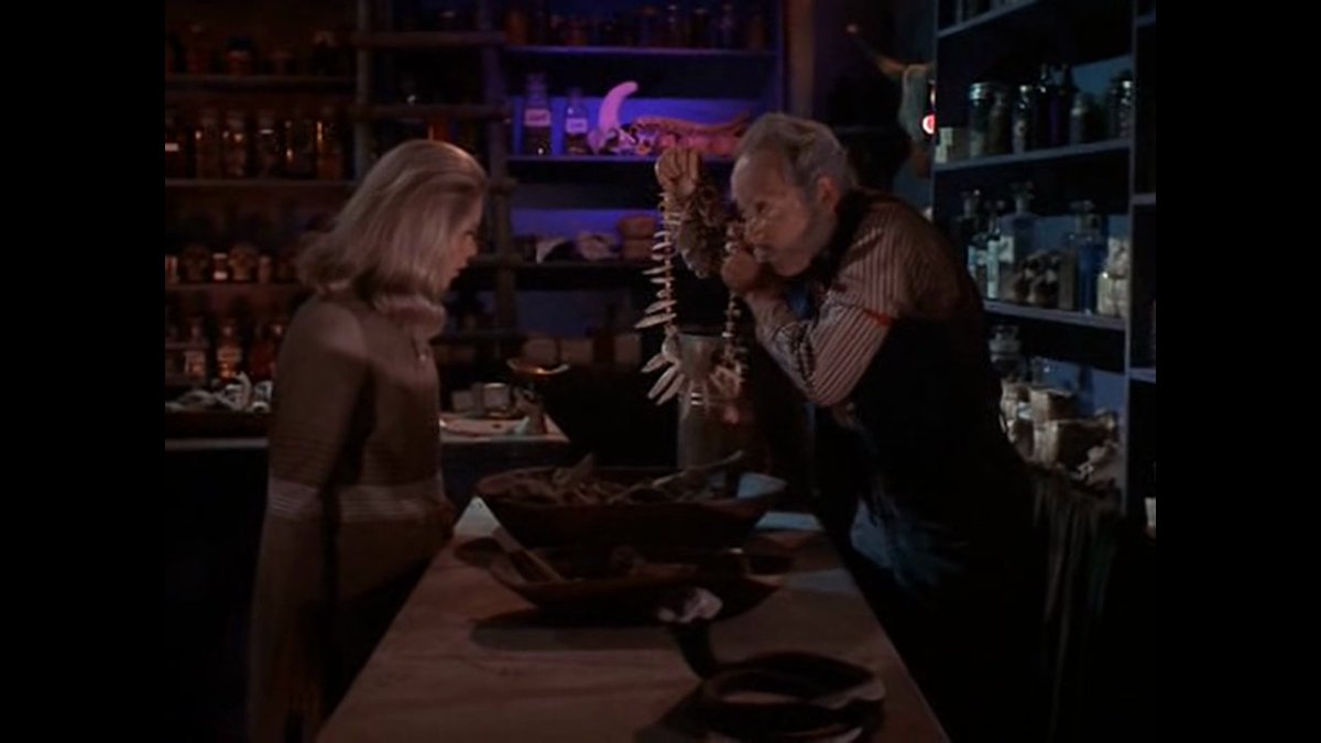 UKNoContextTV's tweet photo. Do you remember this episode of #Bewitched? [6.13574@261s] #TVWithNoContext #ABCUS https://t.co/QhVSkXbw8W