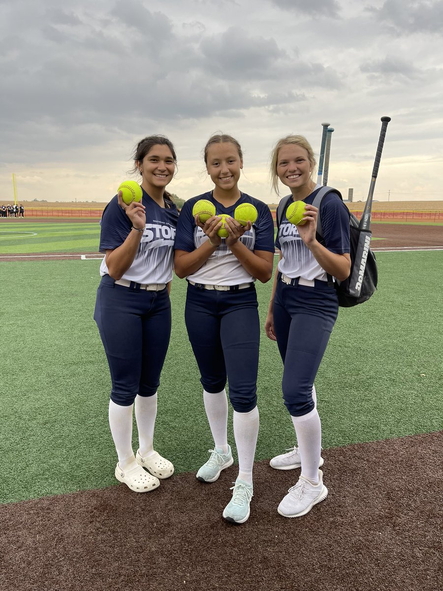 <a href="/reese_madsen/">reese madsen</a> <a href="/tahjzha/">Tahjzha Botts</a> <a href="/6Addi/">Addi Dorn</a> showing off their power at the ICCAC showcase tourney. Team scored 21 runs on 20 hits including 5 💣💣💣💣💣 Future is bright for this group