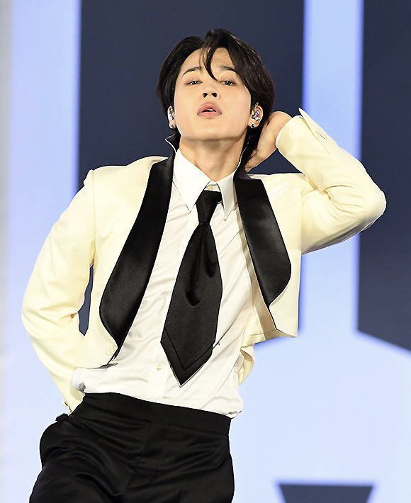 jimin 📁 tweet media