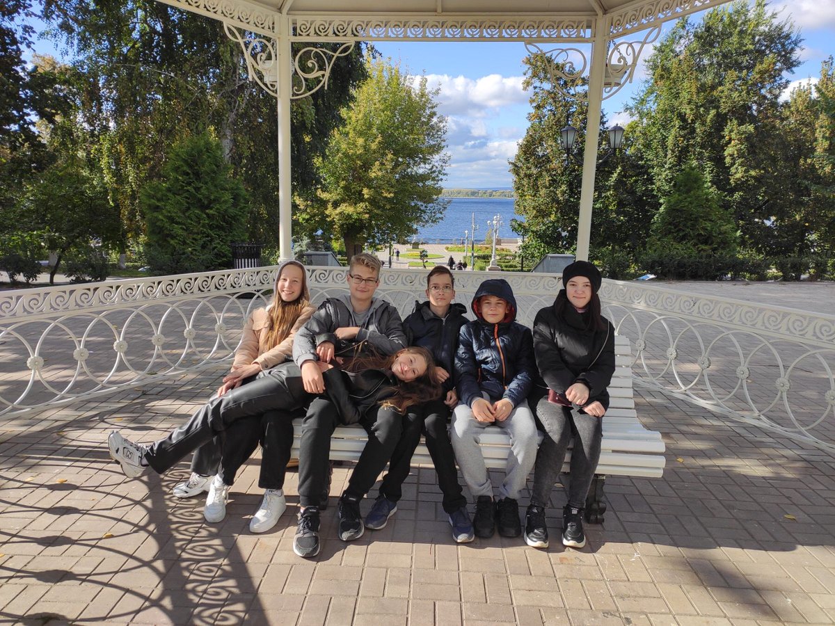 17 сентября ребята нашей школы провели День здоровья в парках и скверах нашего города.