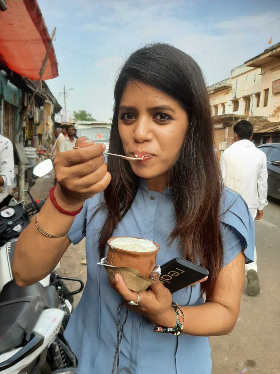 PoojaRathoreS's tweet image. अयोध्या आए और दही-जलेबी ना खाए…. ऐसा कैसे 😉  #ayodhya #dahijalebi #chaat
साभार-@manmeetji