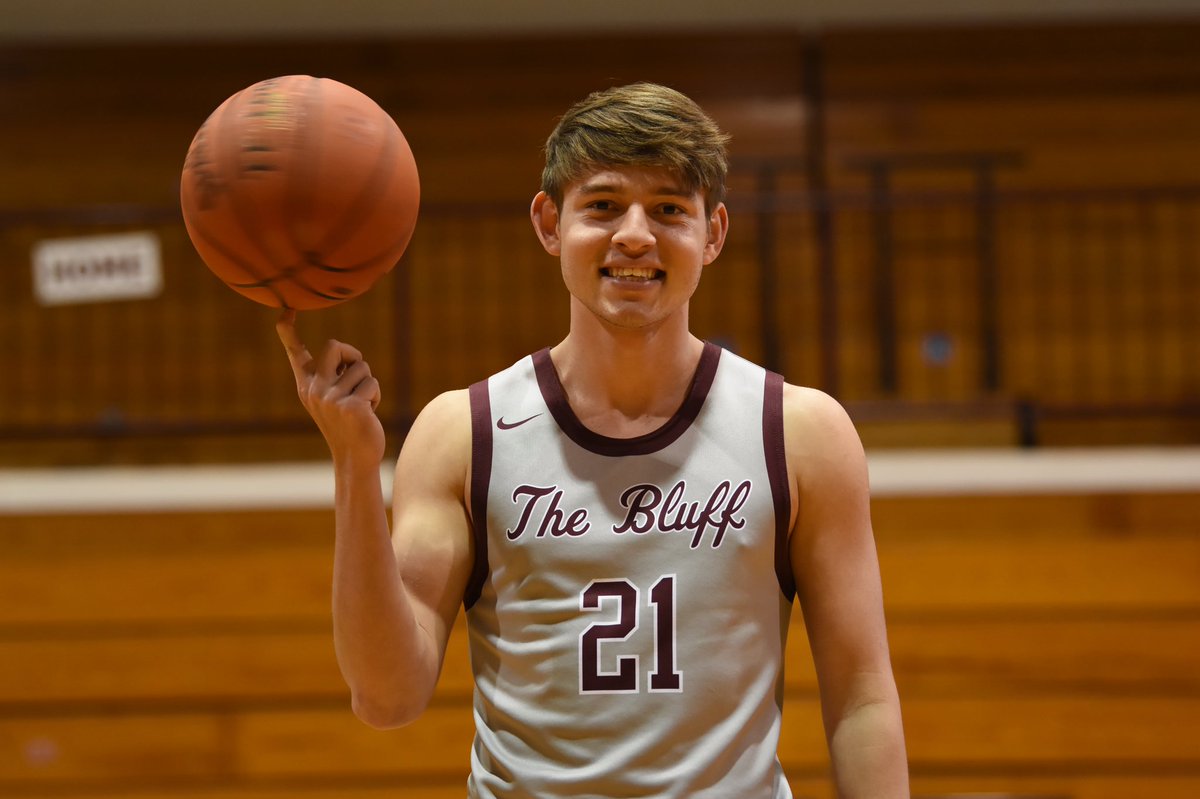 FBHornetHoops's tweet photo. Happiest of birthdays to our own @Alecroberson22❕We hope today’s birthday is your best ☝️ yet with many more to come in your bright future❕ Find someone to draw a charge on today to celebrate❕🎂 🥳 ❤️ https://t.co/bGqGtrivdm