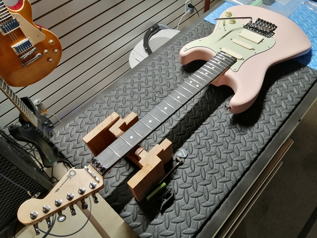 WarmachineCAN's tweet photo. Happy #straturday! New @charvelusa #socal #promod build is done!
Loaded with @emgpickups 81x in the bridge & 2 SA Single coils in the middle & positions.
#charvel #shellpink #pink #emgpickups #81x #SA #hss #superstrat #metal #guitarbuilding #ebonyfretboard #guitarrepairs https://t.co/uLzWXl1RbC