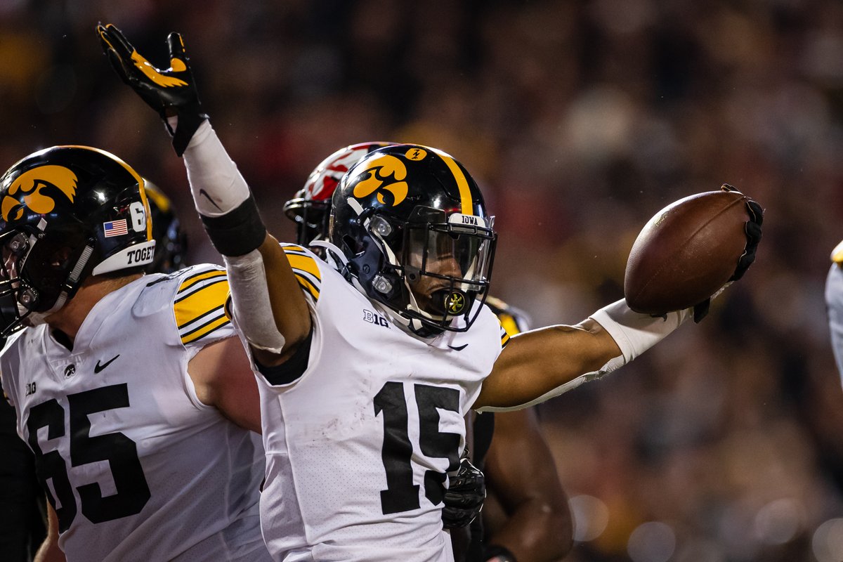 IowaOnBTN's tweet photo. Stats from @HawkeyeFootball's 1⃣1⃣ straight wins:

Points scored - 380
Points allowed - 141
Double-digit wins - 10
Highest points allowed - 21 (2x)
Held opponent to single digits - 5x
Takeaways - 30 https://t.co/ccynX3n57j