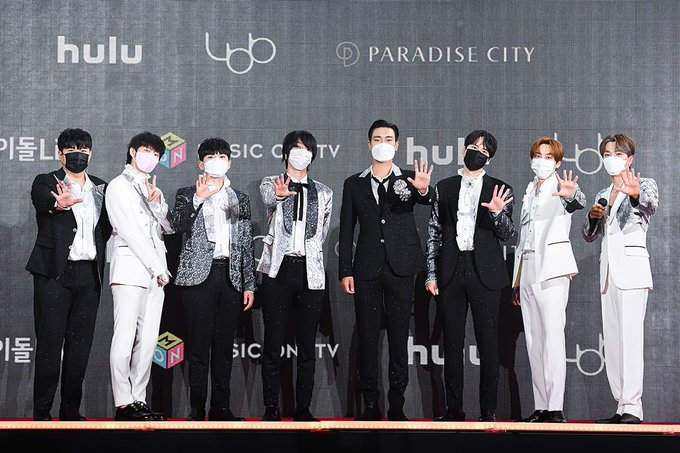 _______sj15's tweet photo. SM vistes mis viejos se llevaron 4 premios 🏆 a casa siendo el unico grupo de tu empresa en presentarse en esa premiacion👏 realmente es un orgullo ver lo que lograron llevarse hoy ELF vamos por mas 2022💪💙

SUPER JUNIOR AT TMA

#SuperJuniorChoiceArtist 
#슈퍼주니어 #SUPERJUNIOR https://t.co/k9pmqfHUOB