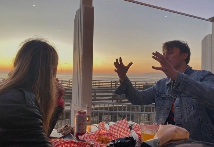 this pic means >my universe.