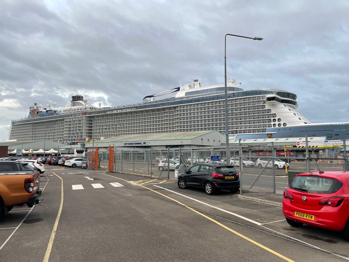 CharWhyle94's tweet photo. Thank you @RoyalCaribbean for the most incredible time on the Anthem of the Seas it perfect. Your crew were sensational. Our waiter and waitress Cherdan and Dona Liza in the American Grill made our trip along with our amazing Stateroom assistant Gede on floor 12. 
We will be back https://t.co/81ibOeHARt