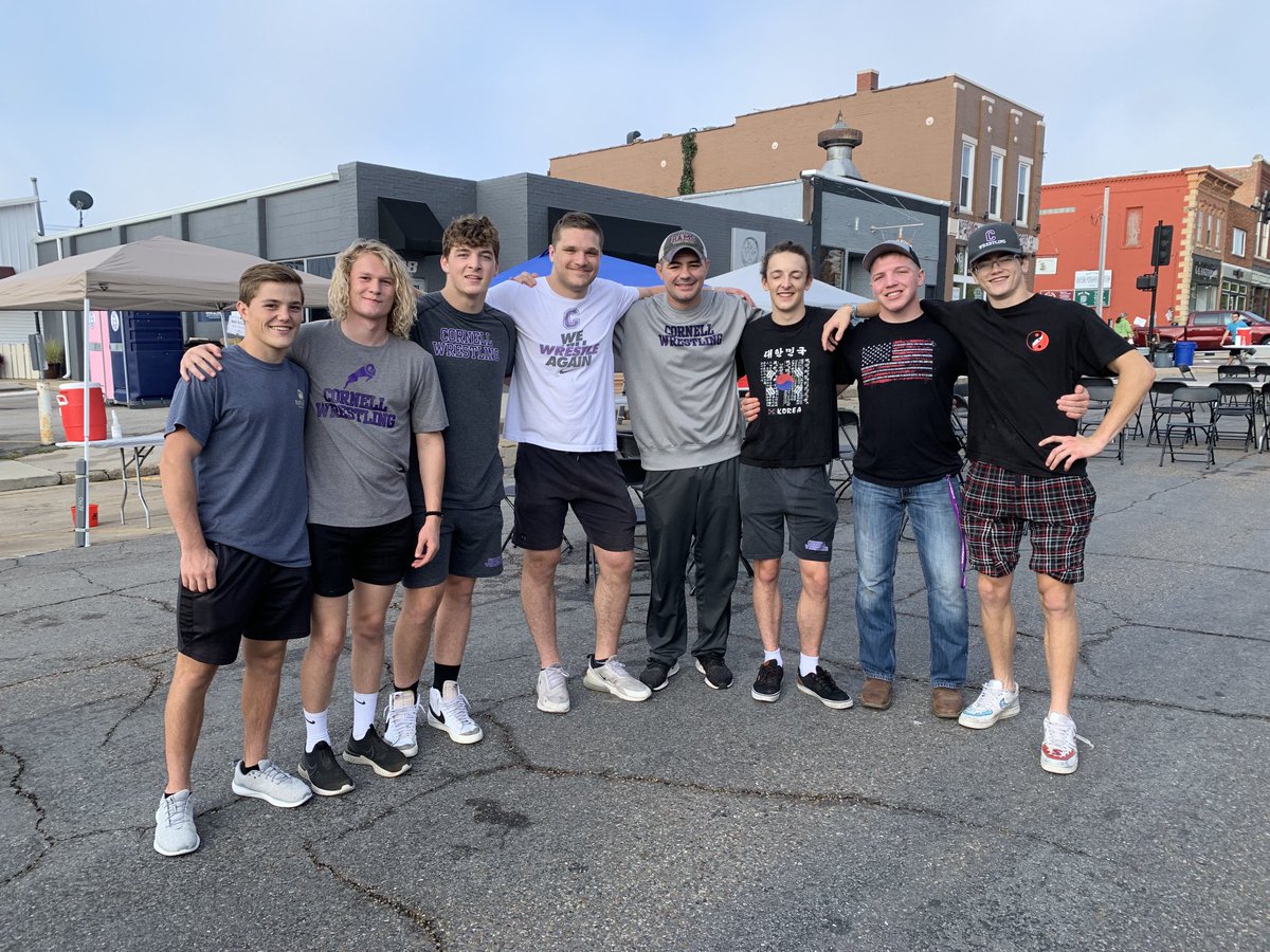 MVL has the best volunteers ever! Thanks to wrestlers for chili cook off set up!