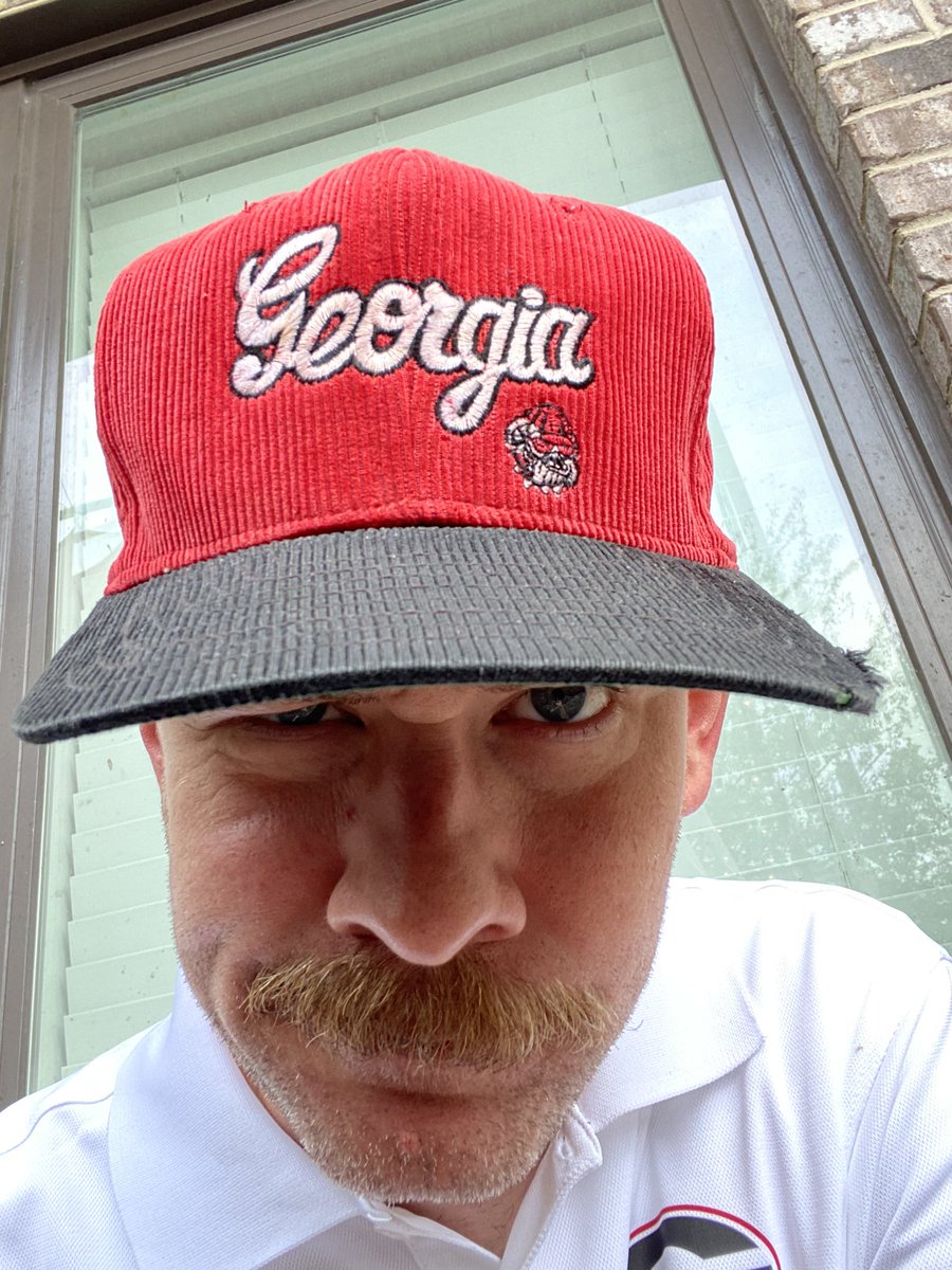 joescudda's tweet photo. TODAY CALLED FOR THE VINTAGE ACTION!!! Having a pig pickin at noonπ!! GO DAWGS! #TOFTD https://t.co/osRyOGmBNq