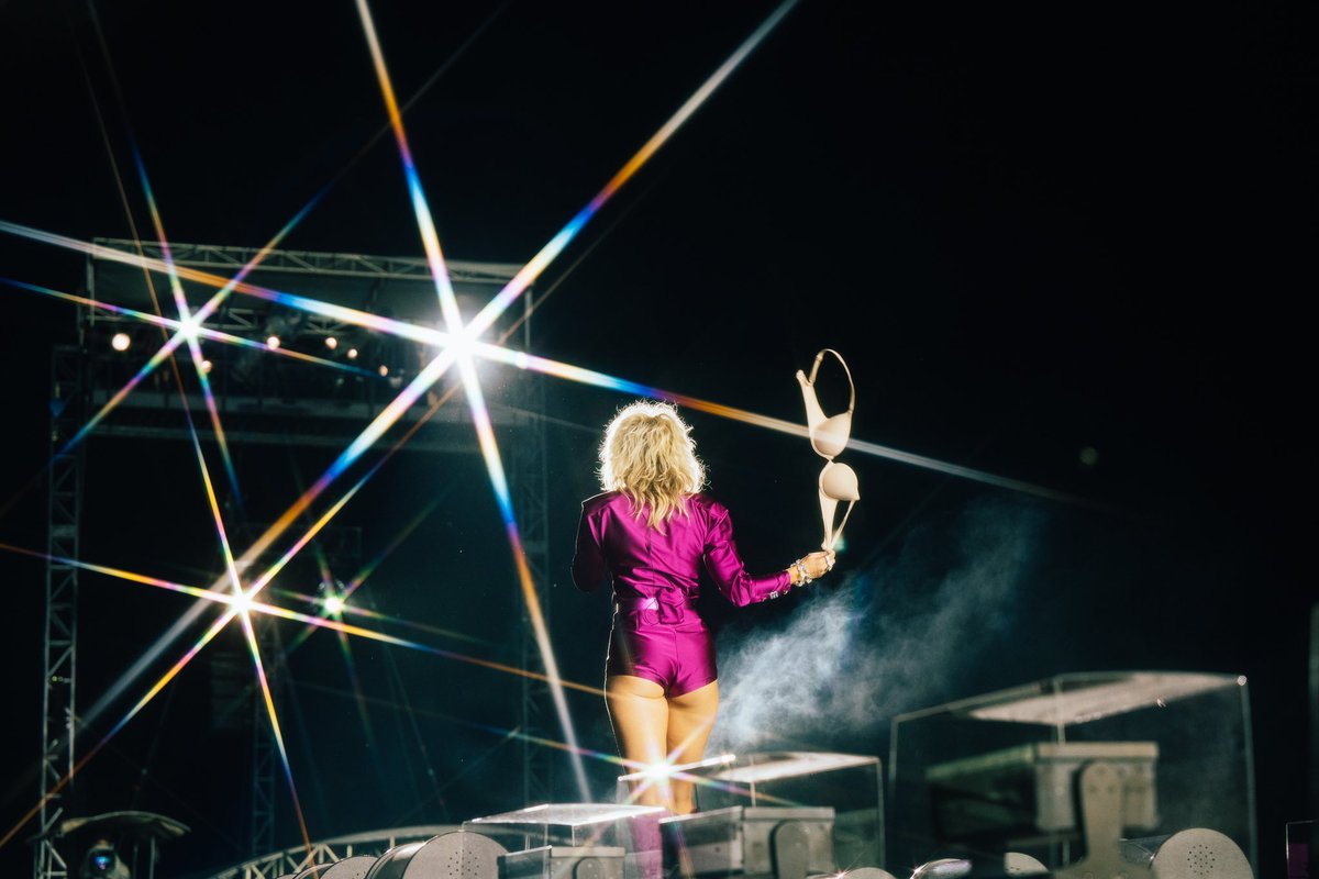 aclfestival's tweet photo. This is our house. 🗣 This is our rules. 🗣 We ❤️ you @MileyCyrus. 

📸: @charlesraygun https://t.co/I7A47r7QBB