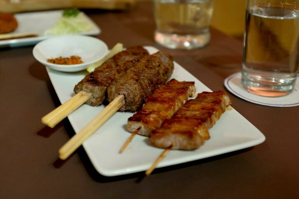 𝗞𝗨𝗦𝗛𝗜𝗬𝗔𝗞𝗜 串焼き
𝗚𝗿𝗼𝘂𝗻𝗱 𝗪𝗮𝗴𝘆𝘂 和牛
𝗕𝘂𝘁𝗮𝗯𝗮𝗿𝗮 豚バラ (𝗣𝗼𝗿𝗸 𝗕𝗲𝗹𝗹𝘆)
•
@momosanwynwood <a href="/chef_morimoto/">Chef Morimoto</a> instagr.am/p/CUh5TfTl5uB/