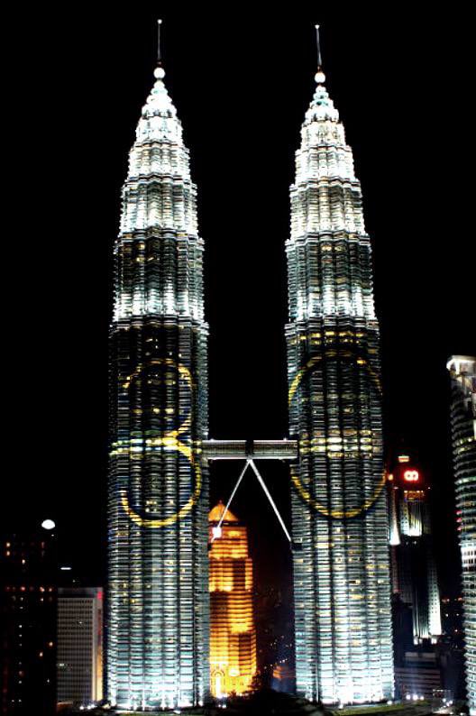 adeledailynet's tweet photo. Malaysia. #Adele30 https://t.co/PLU3JvOC5Q