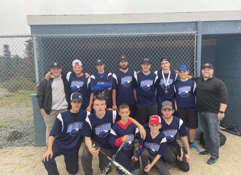 Congratulations to our Senior Boys Softball team who also won the silver medal at their Regional tournament yesterday! Congrats to Ashton P who took home the Sportsmanship medal as well! You all make us so proud! #smrhislanderpride