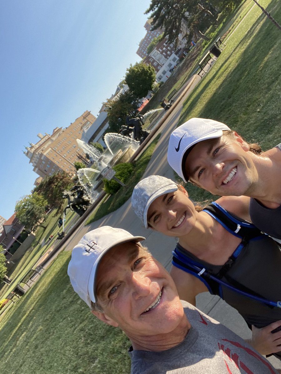 SEpascuzzi's tweet photo. 10 miles today! Gettin ready… #KChalfmarathon 🏃🏃‍♀️💪😎 https://t.co/fxueLoSH0w