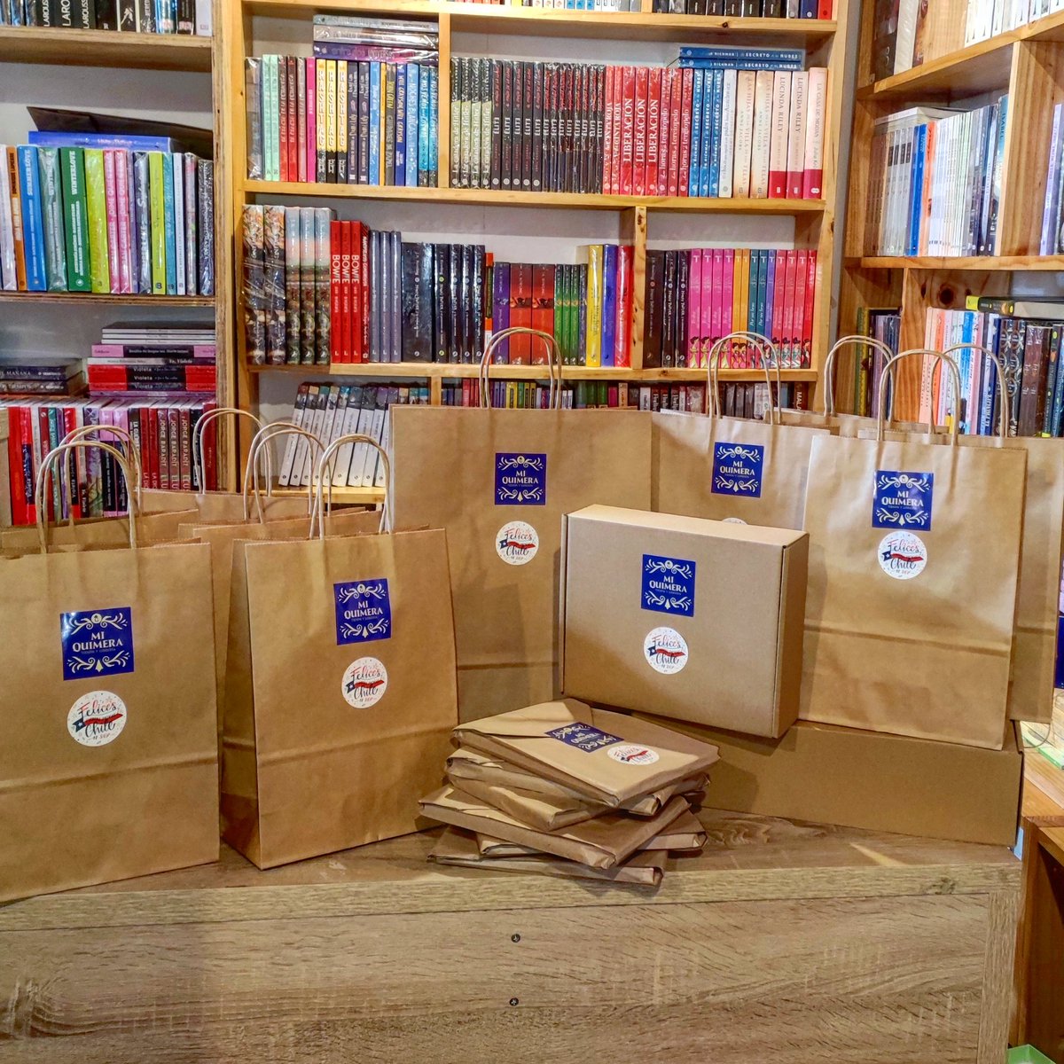 RayenIllesca's tweet photo. #alerta Somos una tienda y librería de Temuco realizamos envíos a todo Chile síguenos en Instagram @tiendamiquimera https://t.co/nin73tbOxQ
