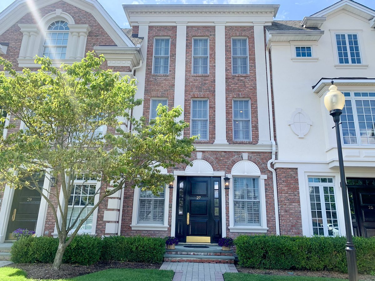 Marcella_TheOne's tweet photo. #OpenHouse today!! 12pm-1:30pm. 27 Community Place, #Morristown, NJ. Gorgeous 4-level townhome in the center of town with its own private #elevator inside the residence to every level.#njrealestate #RealEstate #realtor #sothebysrealty @KLSIR1 https://t.co/I5WOkdLi0G
