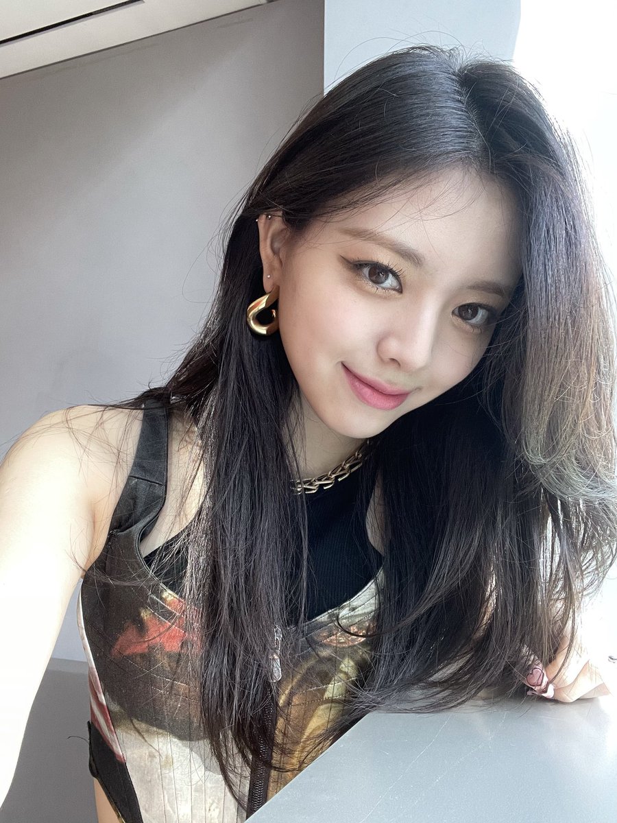 hourly yuna tweet media