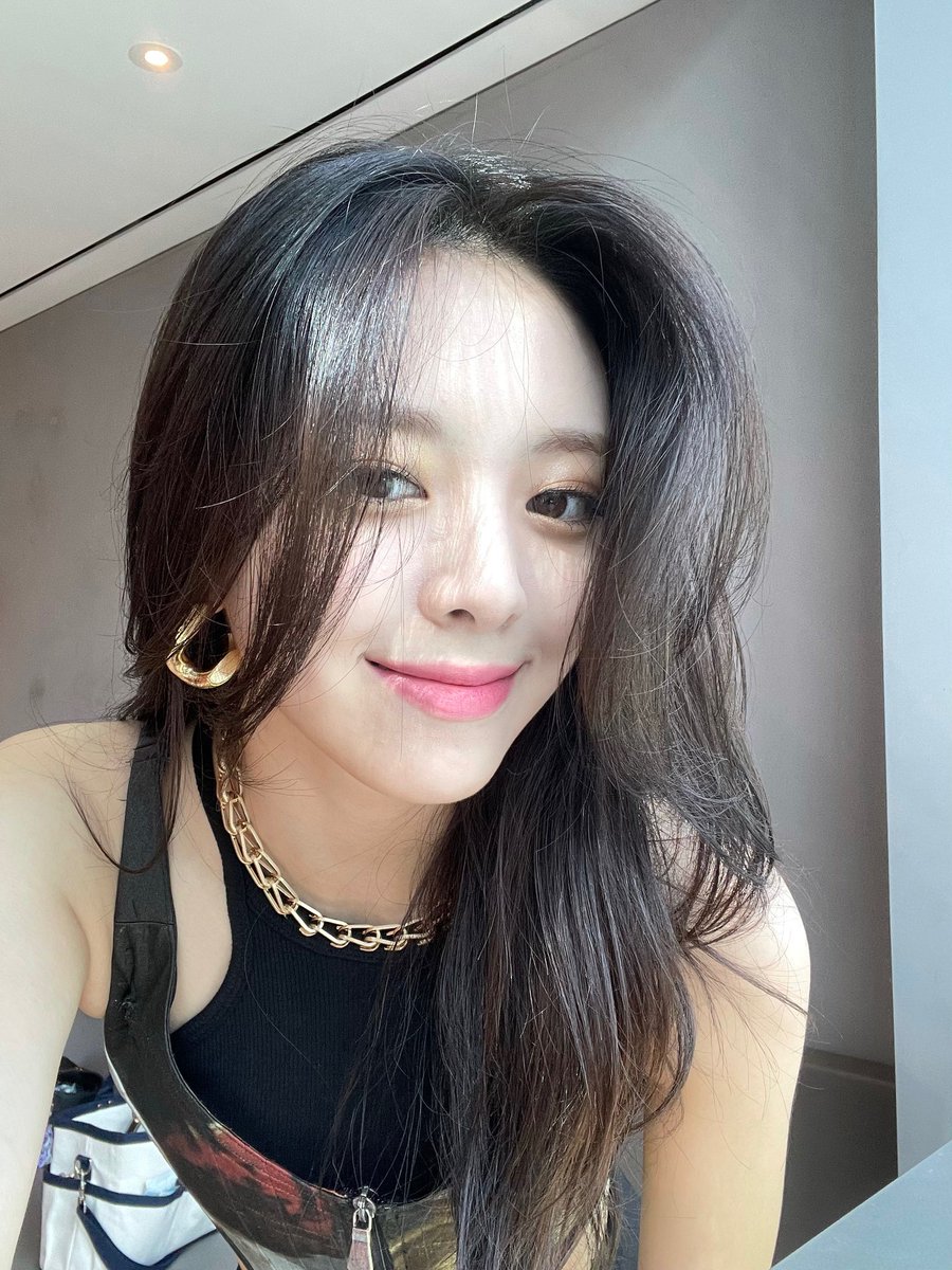 hourly yuna tweet media