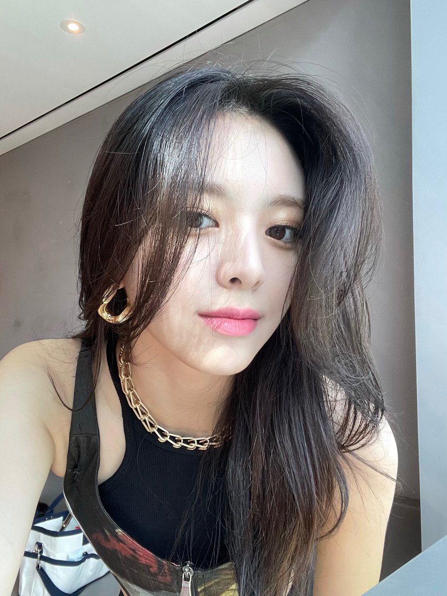 hourly yuna tweet media