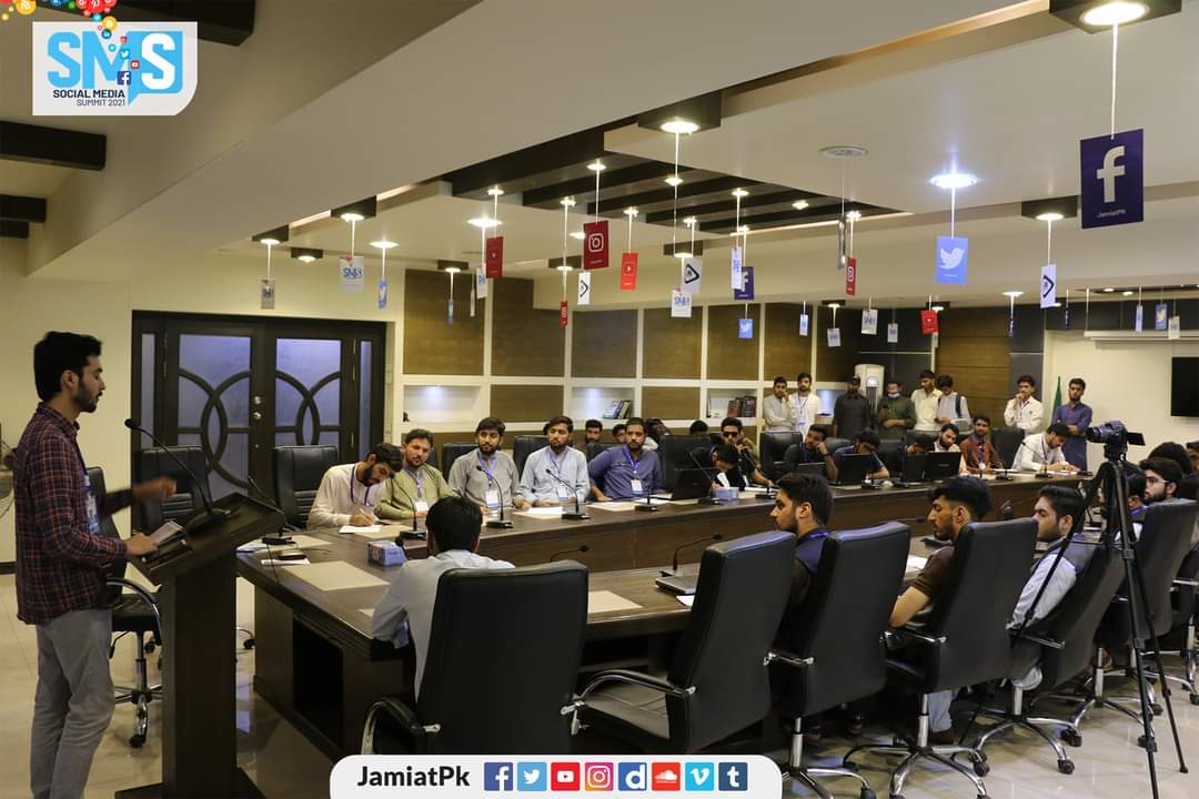 JamiatPK's tweet image. 5th Annual #SocialMediaSummit 2021 (SMS 2021) started with Recitation and Naat at Central Secretariat Islami Jamiat -e- Talaba Pak.
During First Session Key Note Presented by Mr. @AadilFiaz (Central Spokesperson IJT).

#SMS2021 #JamiatPK