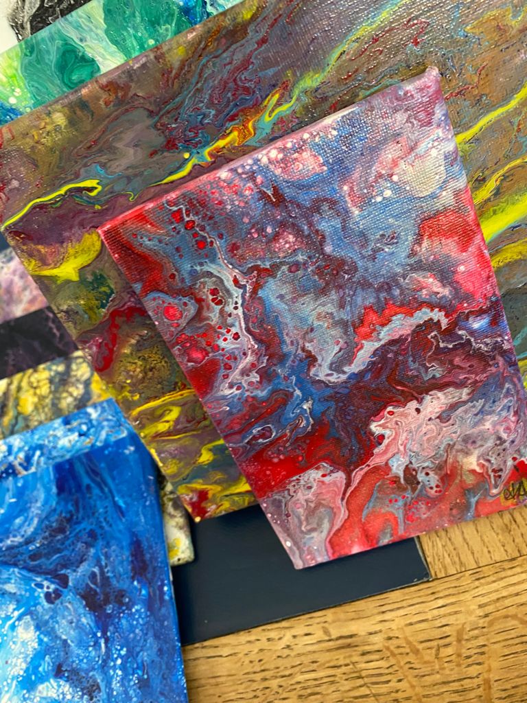 FastmindsADHD's tweet image. WE'RE EXCITED!  It's ADHD Awareness Month, plus we're selling creations by our amazingly talented members at the @KingstonArts and Crafts Fair today and tomorrow (2nd and 3rd October, 10am - 5pm) at the Guildhall, Kingston-upon-Thames (High Street KT1 1EU).