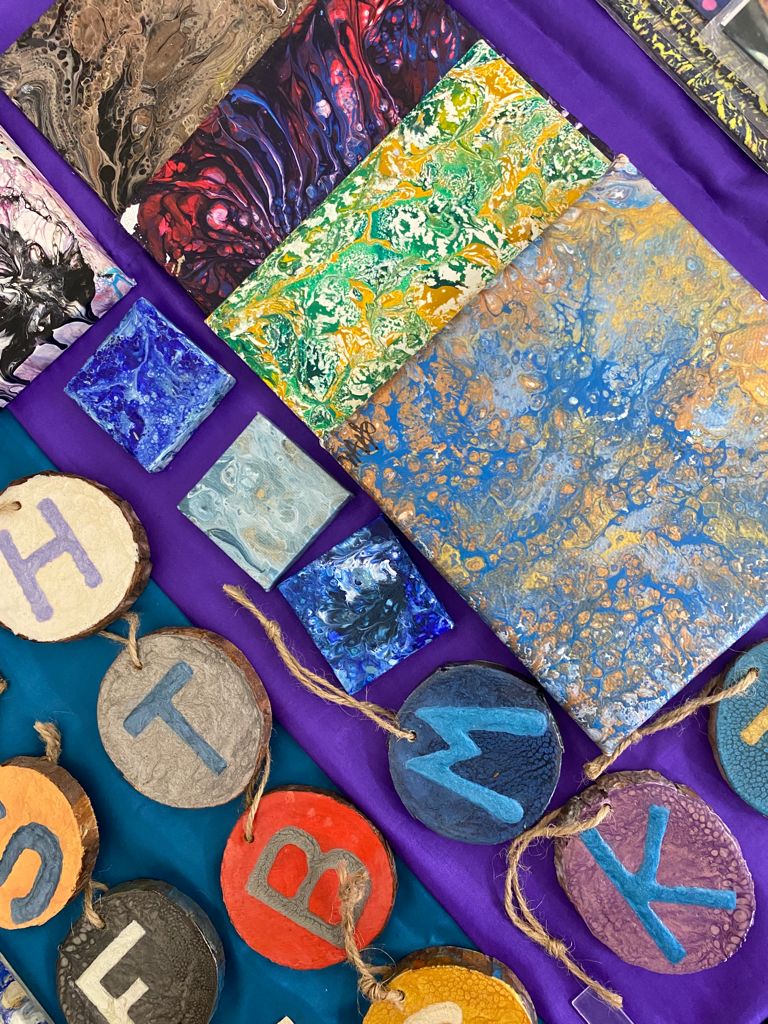FastmindsADHD's tweet image. WE'RE EXCITED!  It's ADHD Awareness Month, plus we're selling creations by our amazingly talented members at the @KingstonArts and Crafts Fair today and tomorrow (2nd and 3rd October, 10am - 5pm) at the Guildhall, Kingston-upon-Thames (High Street KT1 1EU).