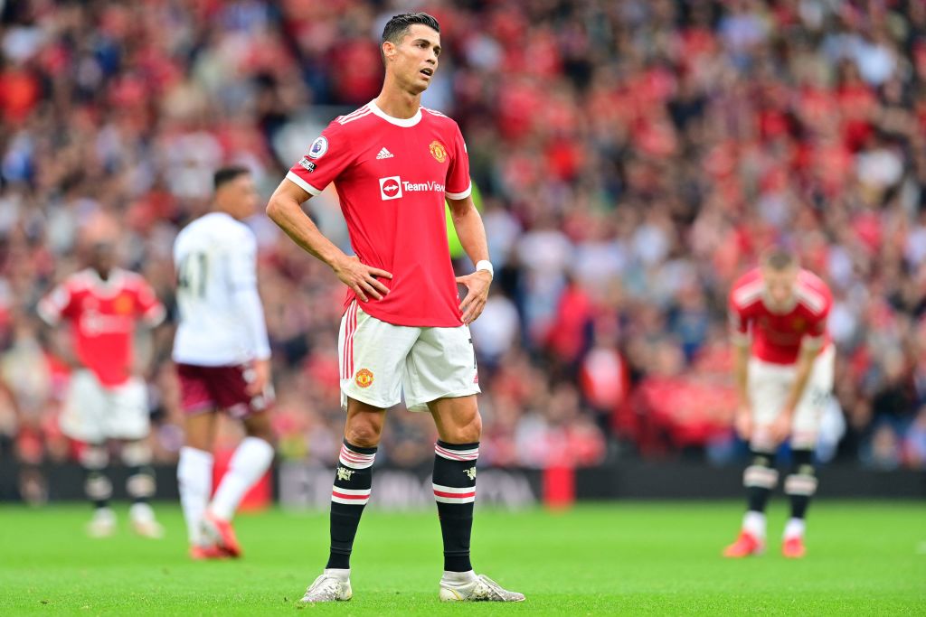 OfficialFPL's tweet photo. Ronaldo is benched 👀 

Repeat: Ronaldo is benched 😱 

#FPL // #MUNEVE https://t.co/PEbyJPcOhG