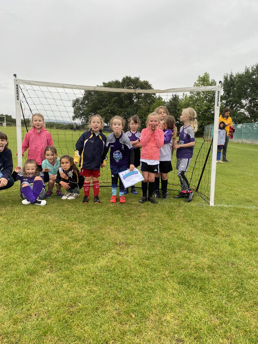 LbbfcW's tweet photo. Fun but WET ☔️ morning with or Wildcats today! Well done to all the girls! ⚽️🙌🏻 https://t.co/Kjb0vWUqkE