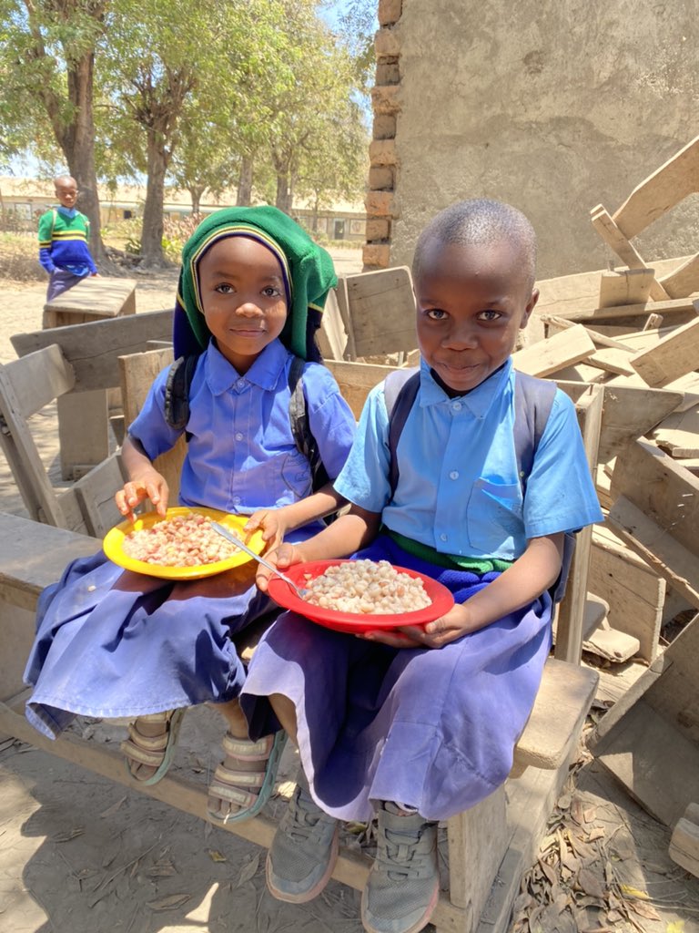 STEMM7's tweet image. Every child deserves a school lunch. Since starting our feeding program with 8 local primary schools we have seen an increase in attendance, test scores, and the number of children moving into secondary school. #feedingprogram #arusha #Tanzania #childrenofstemm #ngo #schoollunch