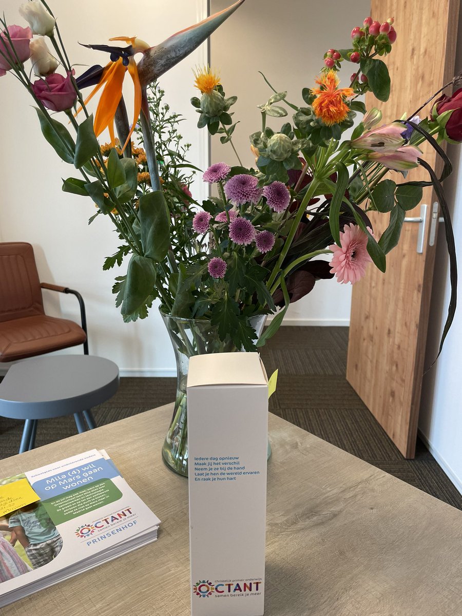 Met de neus in de boter! Gisteren een warm welkom en vandaag laat #XperiO van <a href="/OctantNL/">Octant</a> zien hoe we ontdekkend leren binnen de scholen vorm geven als het gaat om ICT en techniek. #opendag #weekvandewetenschap #po #techniek #robot