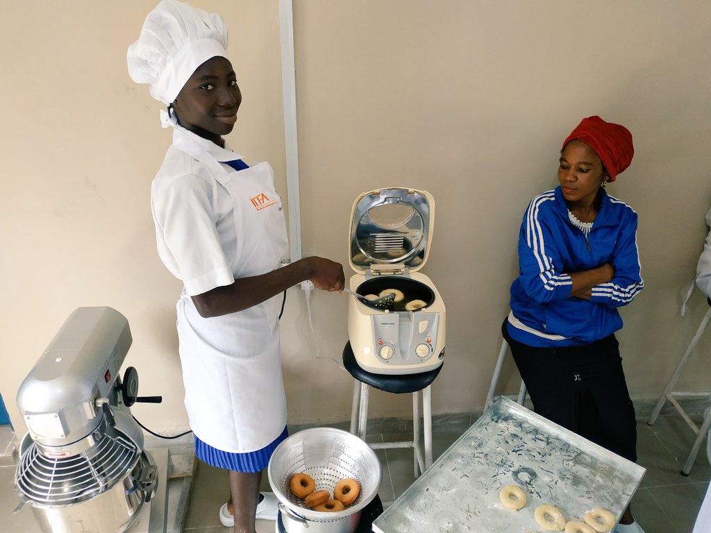 step_iita's tweet photo. Highlight of the #STEP enterprise engagements this week. In the various enterprises, #STEPStudents seemed so eager to learn and practice more with quality equipment provided for them.
#STEPinOyo #Startthemearly #CatchingThemYoung
@IITAYOUTHAGRIP @oyostategovt @IITA_CGIAR https://t.co/ypRgo6Bsqm