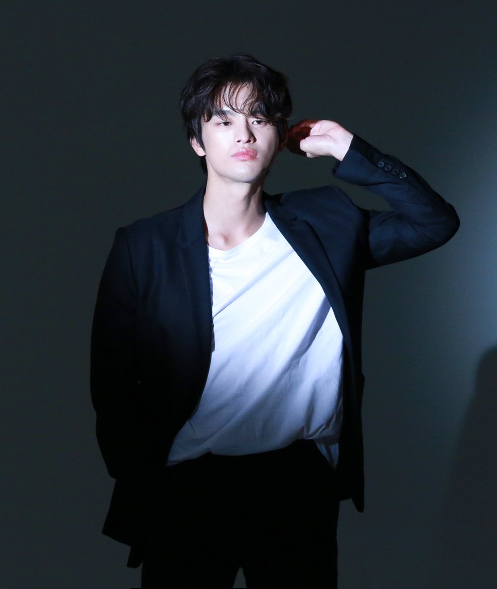 RikoOtori's tweet photo. 就是要持續每天不斷地
充電♥️充電🦕充電💐
#徐仁國 #SeoInGuk #서인국 #ソ・イングク 今天是歌手系列 #KoreaSinger https://t.co/U0qbkfewh2