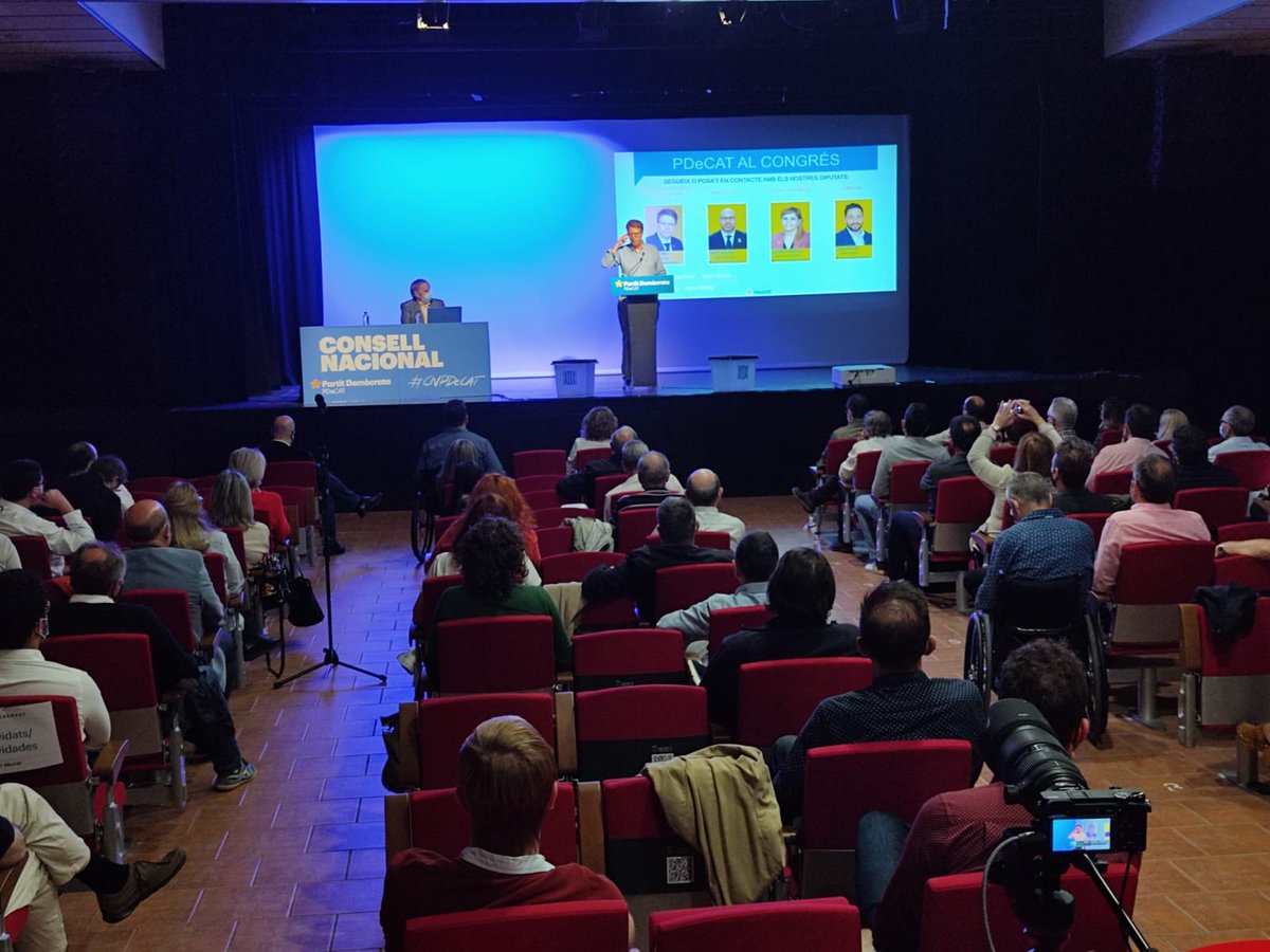 Avui presento al #cnpdecat informe del treball dels diputats del <a href="/Pdemocratacat/">PDeCAT - Espai CiU</a> al <a href="/Congreso_Es/">Congreso</a> . Més de 800 esmenes legislatives, 75 iniciatives parlamentàries, més de 2.000 preguntes , 7 proposicions de llei (morositat, mecenatge … ) , 1.223 intervencions