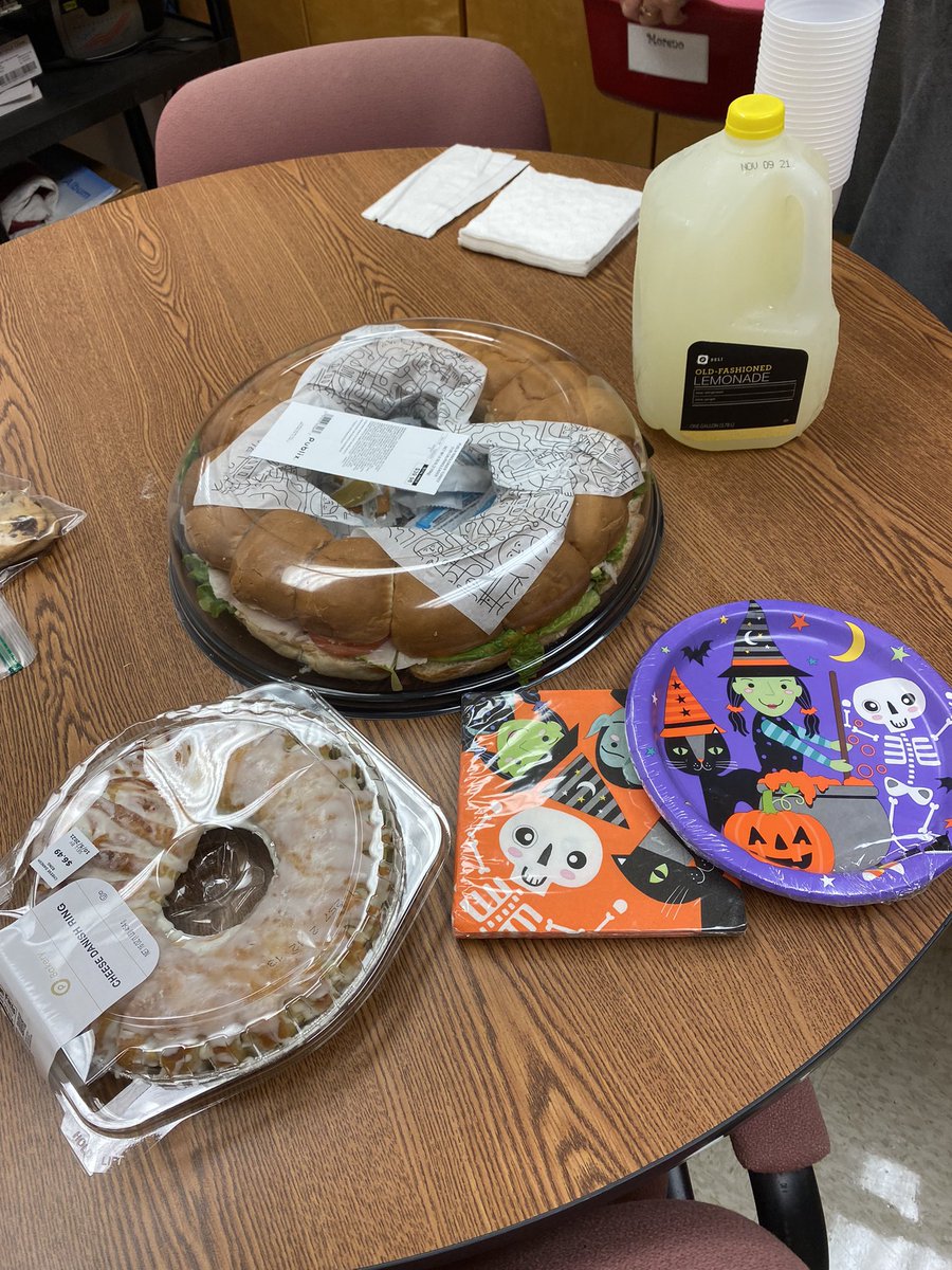 Thank you <a href="/EricaHenn5/">Erica Henn</a> for dropping by and bringing us a yummy lunch on Friday ! We love working with you ! Our students are enjoying <a href="/JASouthFlorida/">Junior Achievement of South Florida</a> !