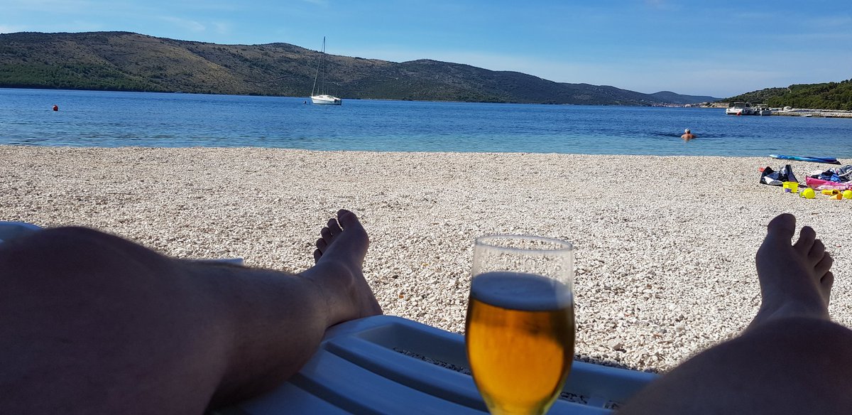 MarkoTechyTalk's tweet photo. This autumn just keeps on giving! 🌞🏊‍♂️🍺 https://t.co/q8LzI8TynA