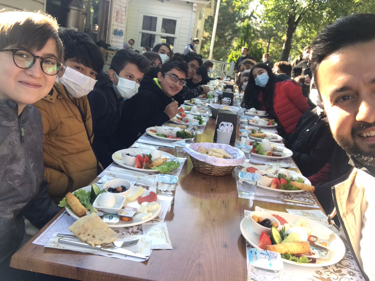 KopruSivas's tweet photo. Köprü Projesi kapsamında faaliyet gösteren ANA DYK Kurs Merkezi öğrencilerimizle bu seneki ilk sosyal etkinliğimizi gerçekleştirdik. Sağlıkla ve başarılarla dolu nice günlere @valisalihayhan @AslanErguven @sivasmem @sivasvaliligi https://t.co/uFh1g9MjqA